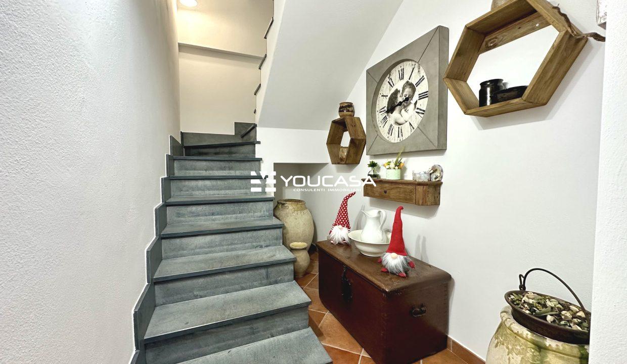 29 SCALA DI ACCESSO TAVERNA