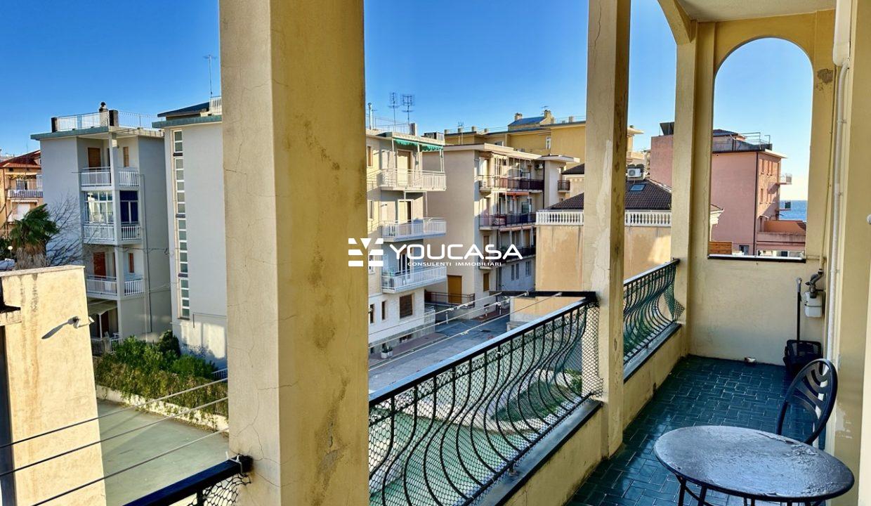 04 BALCONE2 - dimensioni grandi