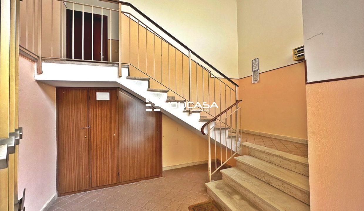 16 SCALA CONDOMINIALE - dimensioni grandi