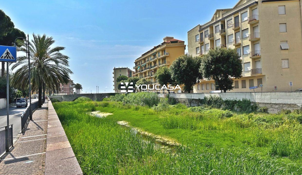 20 DINTORNI - dimensioni grandi